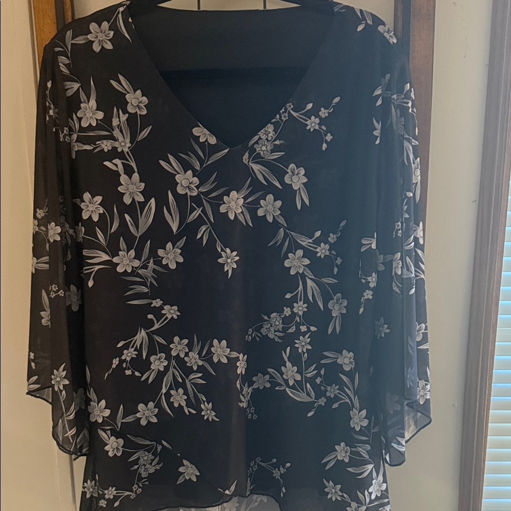 Beautiful Floral Black and White Women's Top